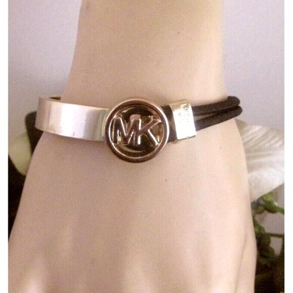 Michael Kors MK Medallion Logo Half Stretch  Bracelet Goldtone & Black elastic - Picture 5 of 5